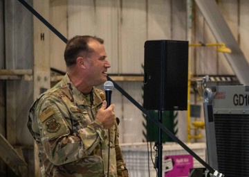 Team Dover welcomes back 18th Air Force commander