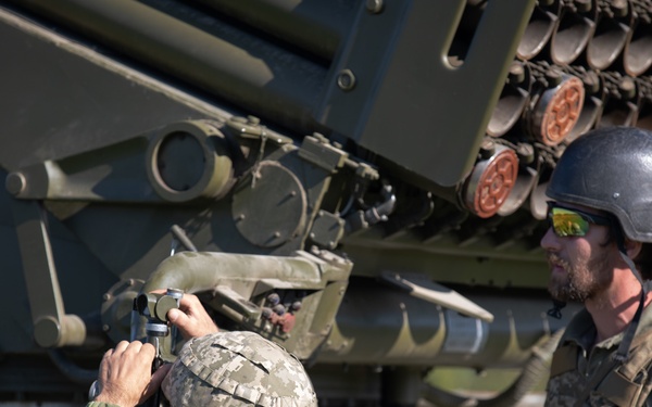Task Force Illini Soldiers cultivate relationships, observe combat vehicle training