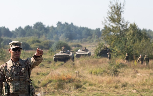 Task Force Illini Soldiers cultivate relationships, observe combat vehicle training