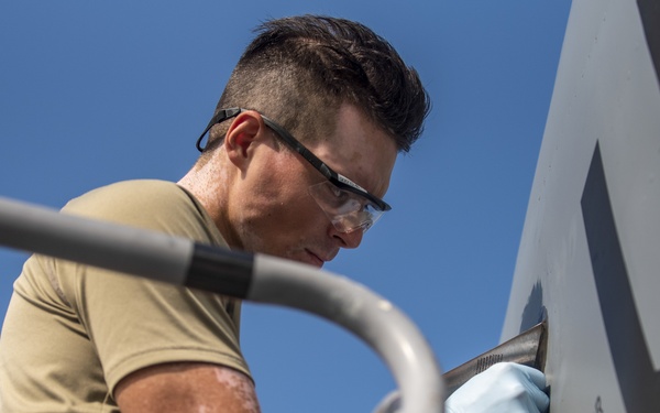 121st ARW GAC performs maintenance