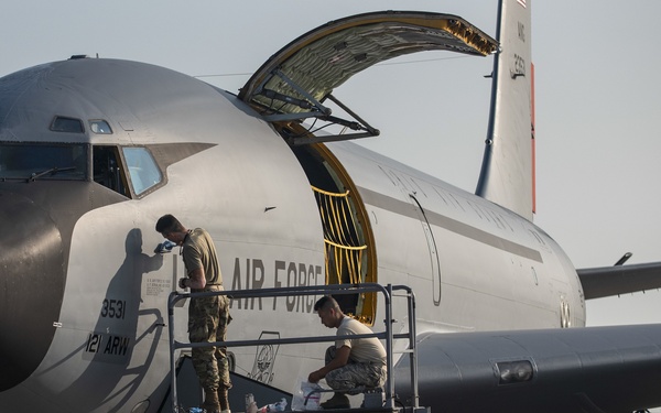 121st ARW GAC performs maintenance