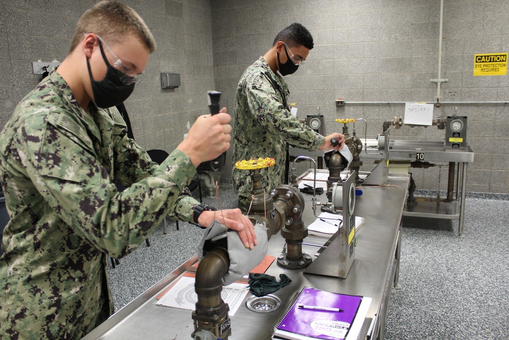 DVIDS - Images - Surface Warfare Engineering School Command Great Lakes ...