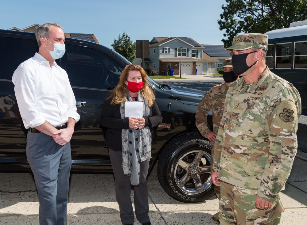 Team Dover welcomes back 18th Air Force commander