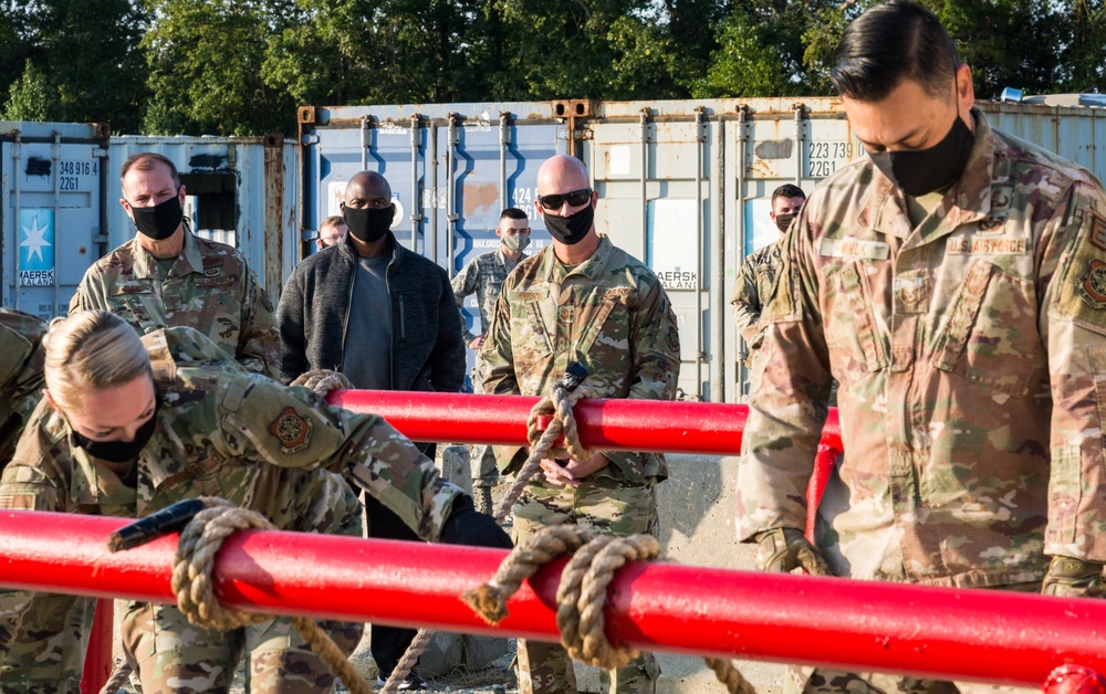 Team Dover welcomes back 18th Air Force commander