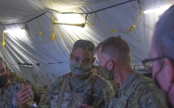 FORSCOM Commander visits 1ID HQ at NTC