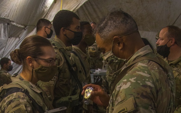 FORSCOM Commander visits 1ID HQ at NTC