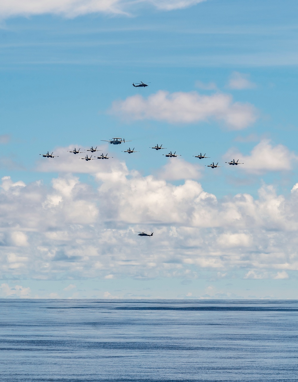 Expeditionary Strike Group 7 and Carrier Strike Group 5 Sail in Formation in the Philippine Sea