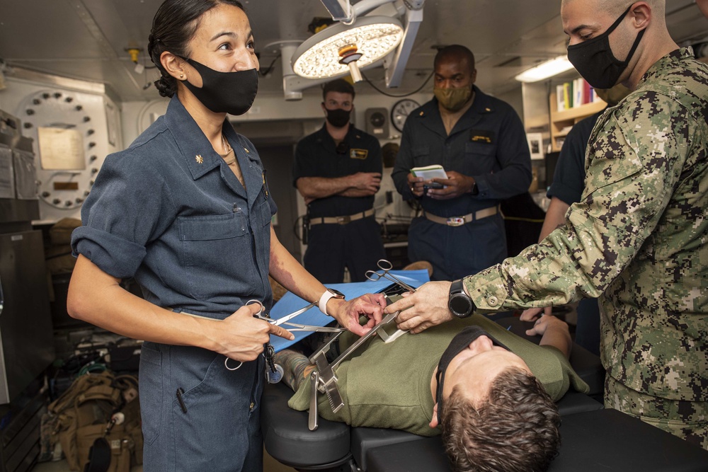 Fleet Surgical Team Visits USS New Orleans