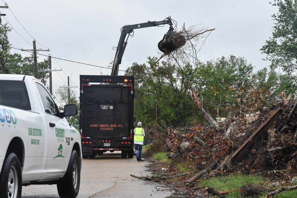 Hurricane Laura federal response and recovery