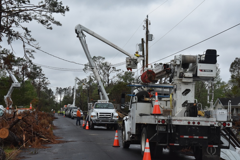 Hurricane Laura federal response and recovery