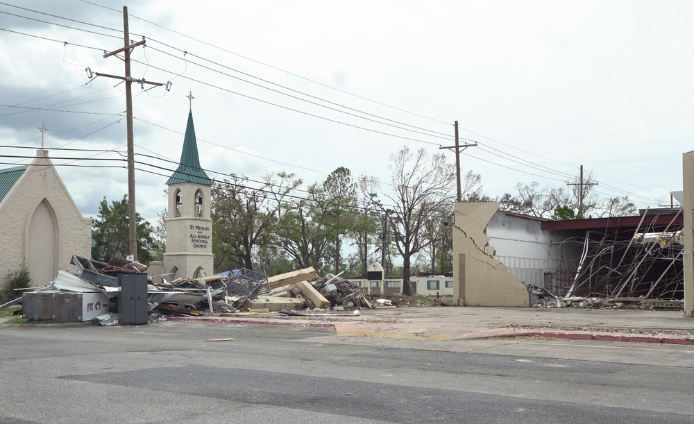 Hurricane Laura federal response and recovery