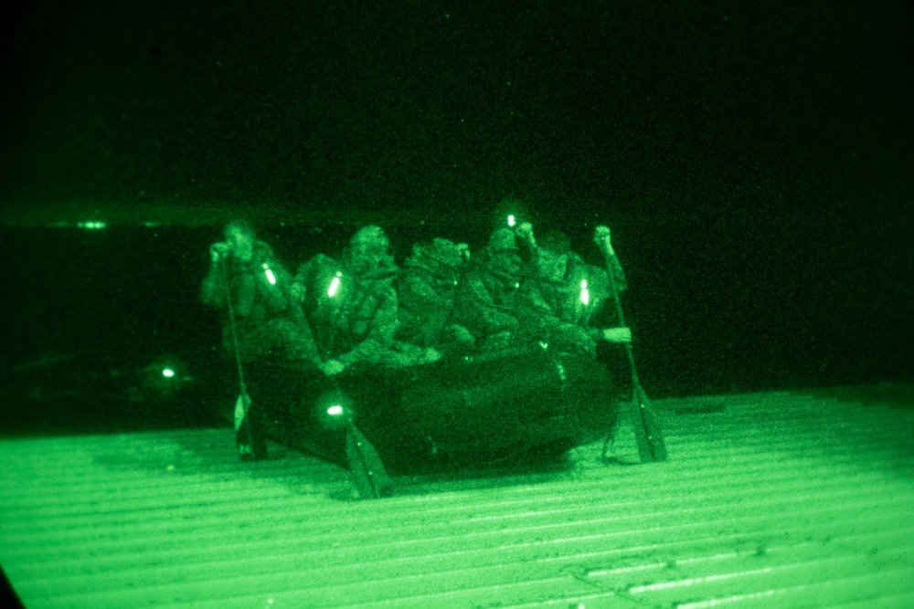 USS San Diego Marines, Sailors conduct small boat raid training