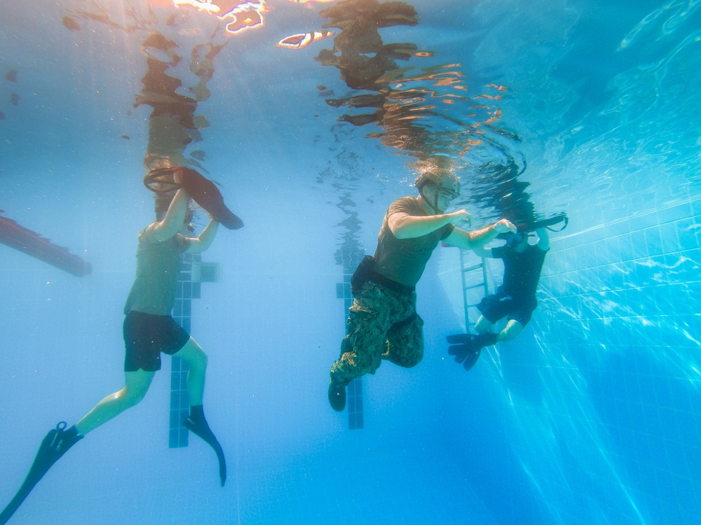 Coast Guard Conducts Water Survival Training in Bahrain