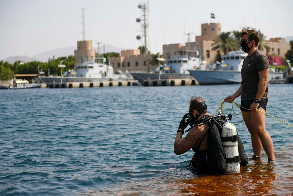Infinite Defender 20 - EOD, RJN Conduct ATFP Training