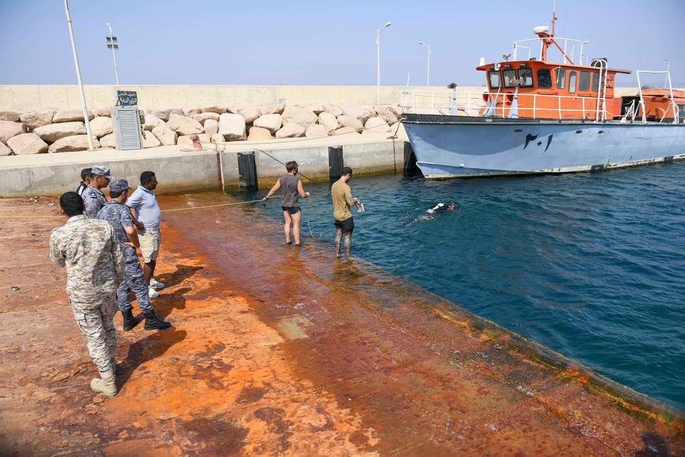 Infinite Defender 20 - EOD, RJN Conduct ATFP Training