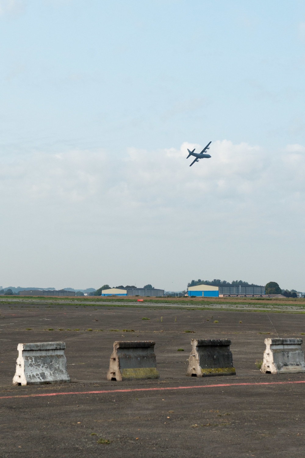 Chièvres assigned pilot practices landing on SHAPE airfield