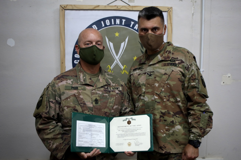 Col. Martinez Recognizes Soldiers and Airmen at Al Asad Air Base