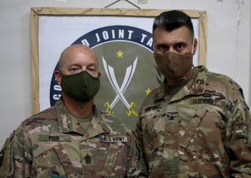 Col. Martinez Recognizes Soldiers and Airmen at Al Asad Air Base