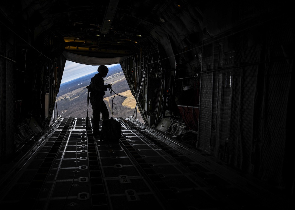 Four-aircraft tactical airdrop keeps combat-skills fresh