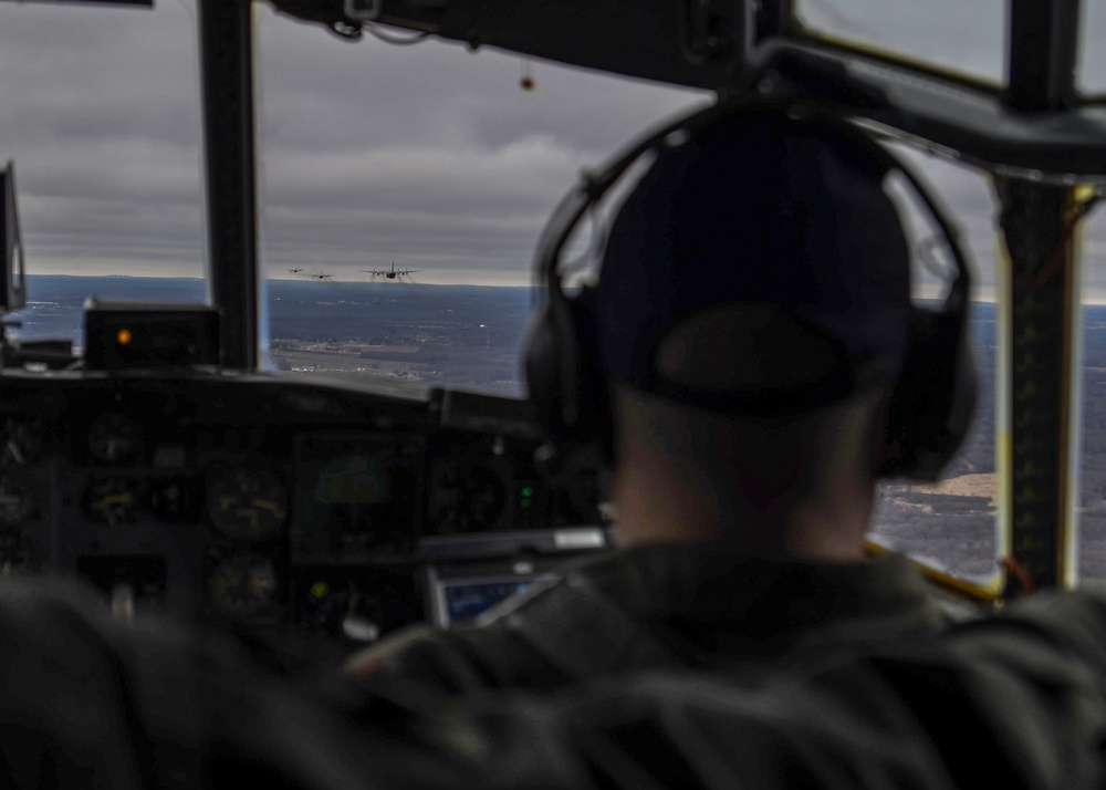 Four-aircraft tactical airdrop keeps combat-skills fresh