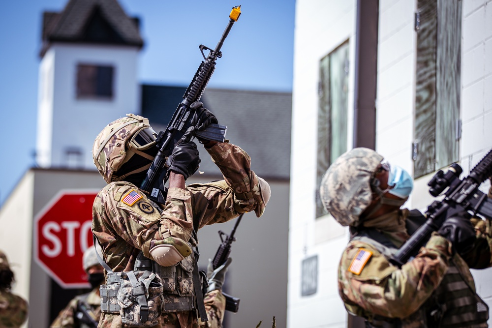 250th Brigade Support Battalion conducts MOUT training