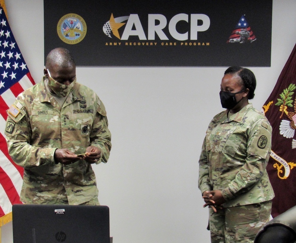 Army Surgeon General coins two ARCP Soldiers for COVID-19 support