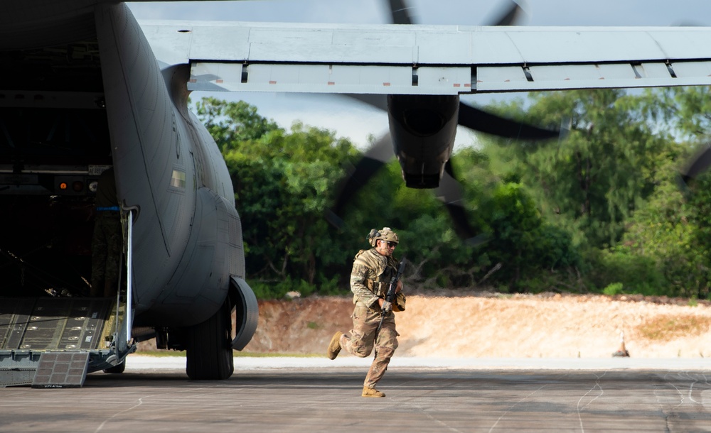 Andersen host exercise Valiant Shield 2020