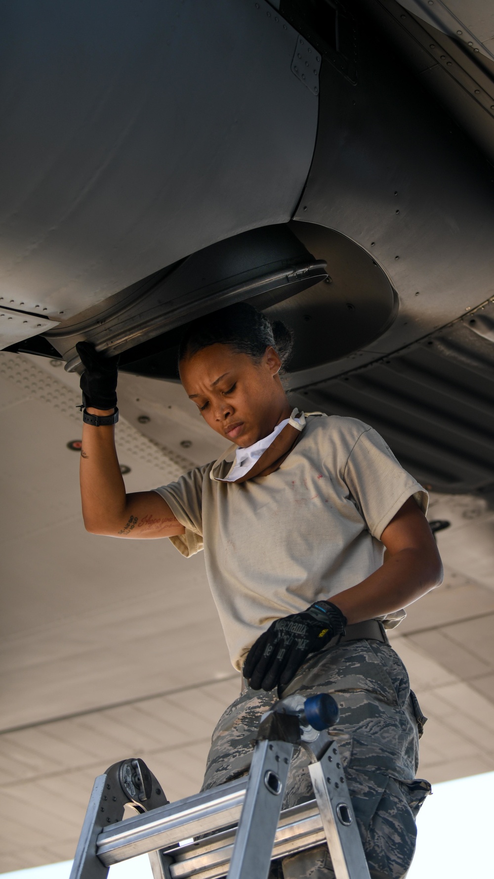 Crew chiefs welcome home deployed aircraft