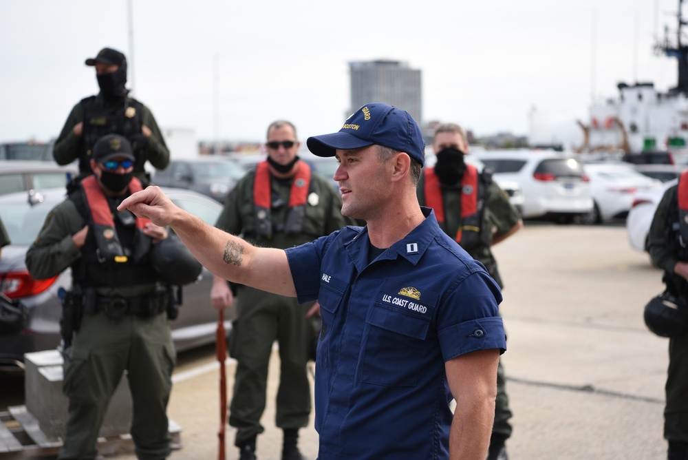 Coast Guard conducts joint agency, counter-terrorism training in Boston