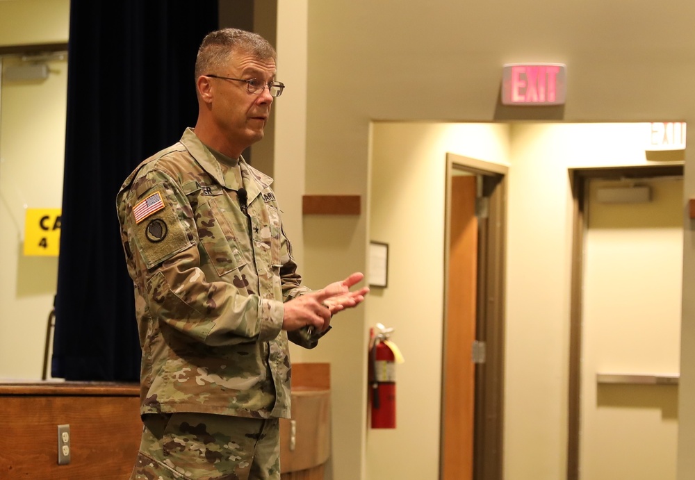 Army Reserve leaders provide insight to Soldiers at ARSC Commander’s Forum