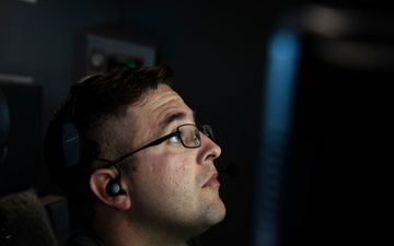 Pacific Air Forces Commander takes tour, flight of KC-46