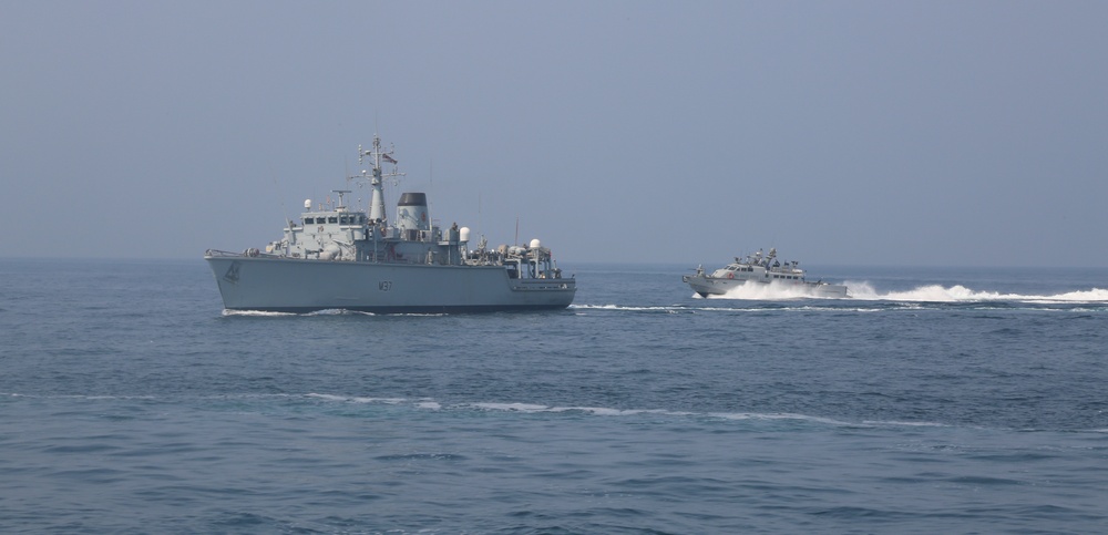 Strengthening Partnership: UK and U.S. Navies Conduct Mine Hunting and Countermeasures Exercise