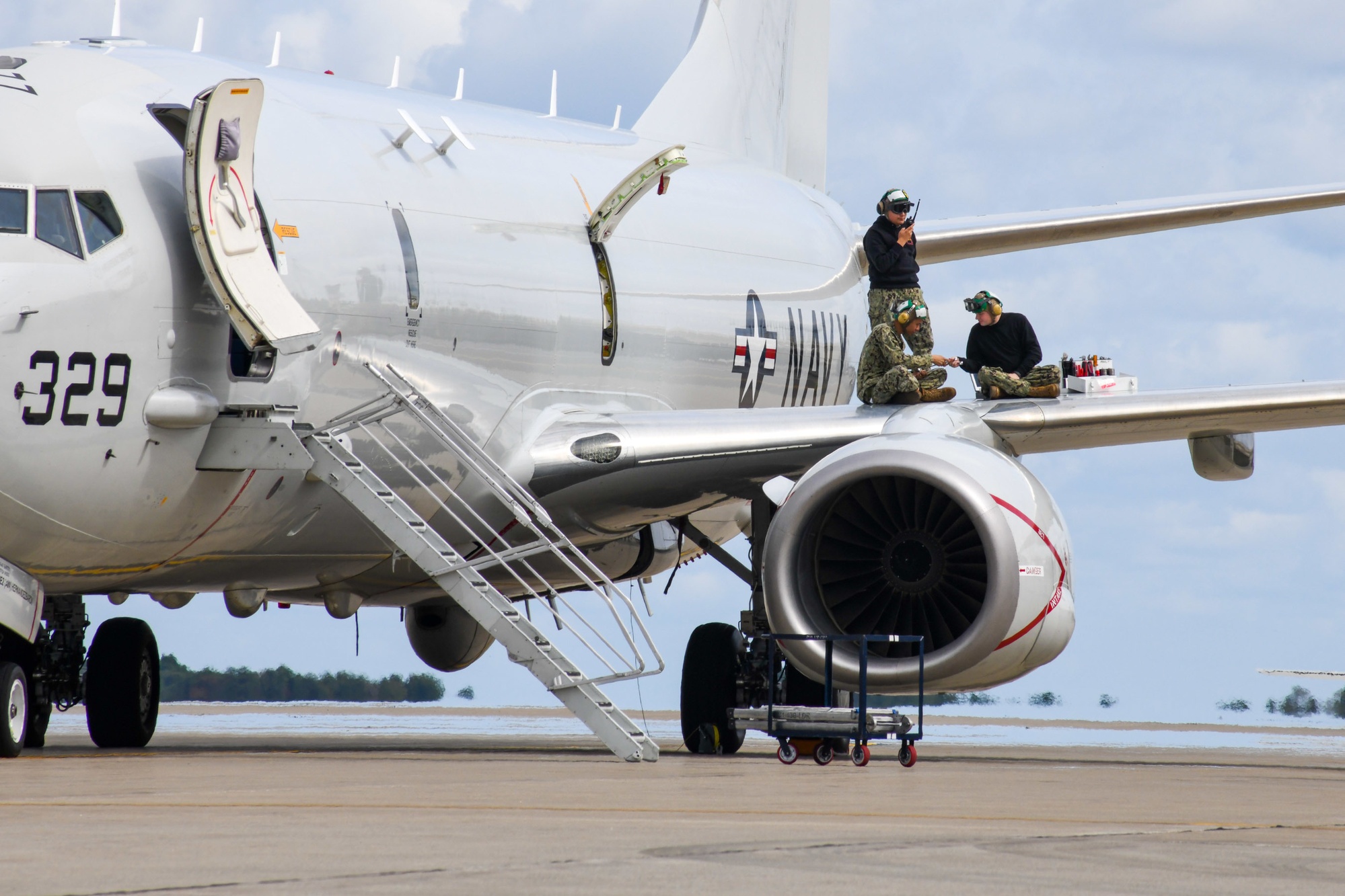 Посейдон сша. Самолёт Посейдон p8. Boeing p-8a Poseidon. Боинг Посейдон Boeing р-8. Посейдон самолет разведчик.