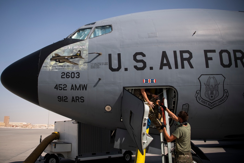 340th EARS Refuels USAF F-35A Lightning IIs for the Fight