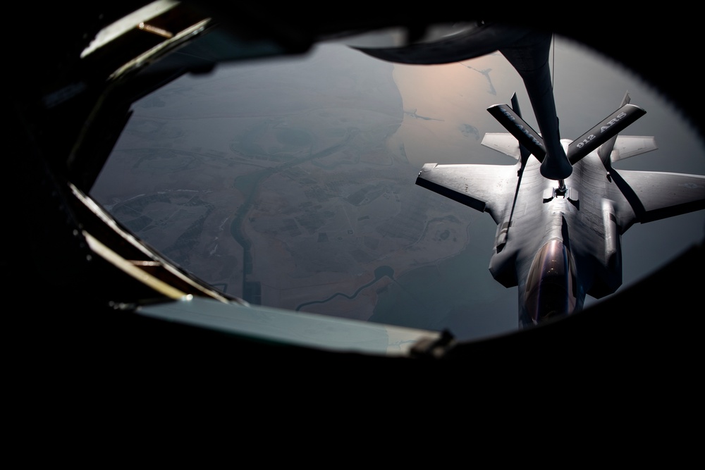 340th EARS Refuels USAF F-35A Lightning IIs for the Fight