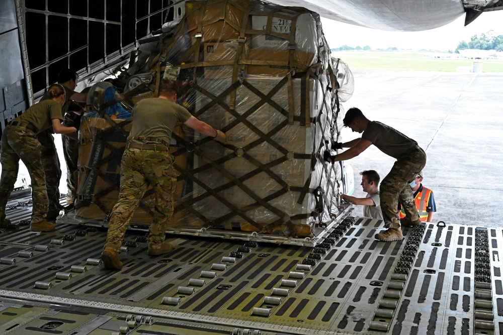 Travis delivers aid to Guatemala