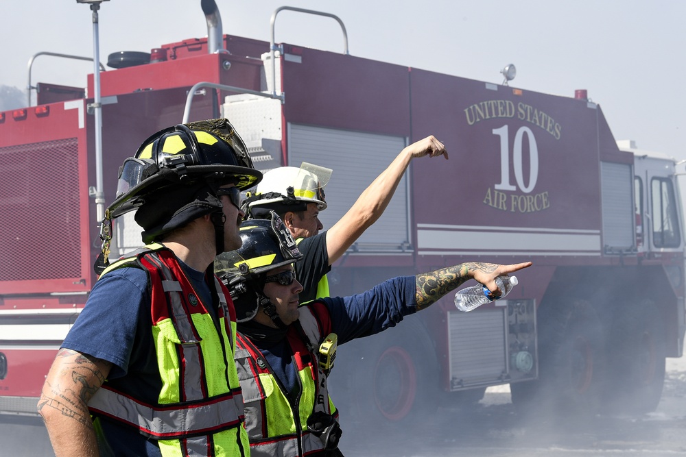 KAFB Firefighters respond to ABQ fire