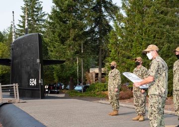 COMSUBPAC Visits Pacific Northwest, Presents The Arleigh Burke Fleet Trophy