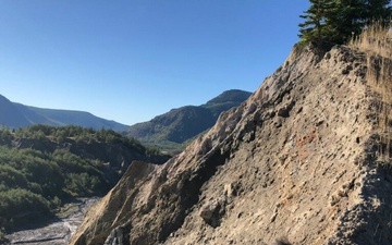 304th Rescue Squadron Supports Successful Rescue of 16-Year-Old Missing Hiker Near Mt St. Helens