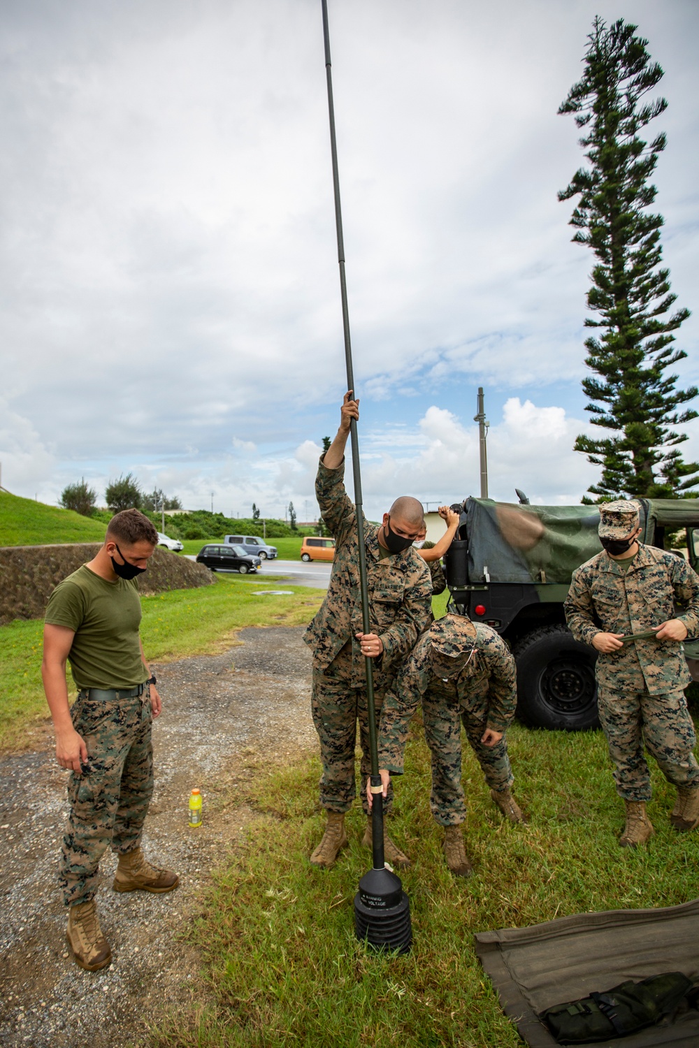 MWCS-18 Conducts Long Haul High Frequency Training