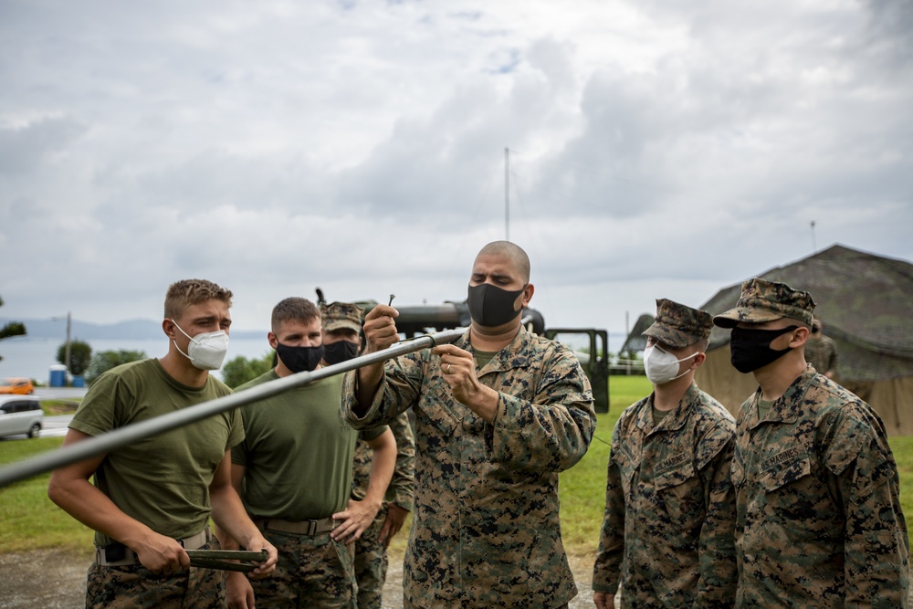 MWCS-18 Conducts Long Haul High Frequency Training