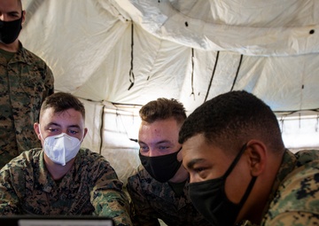 MWCS-18 Conducts Long Haul High Frequency Training