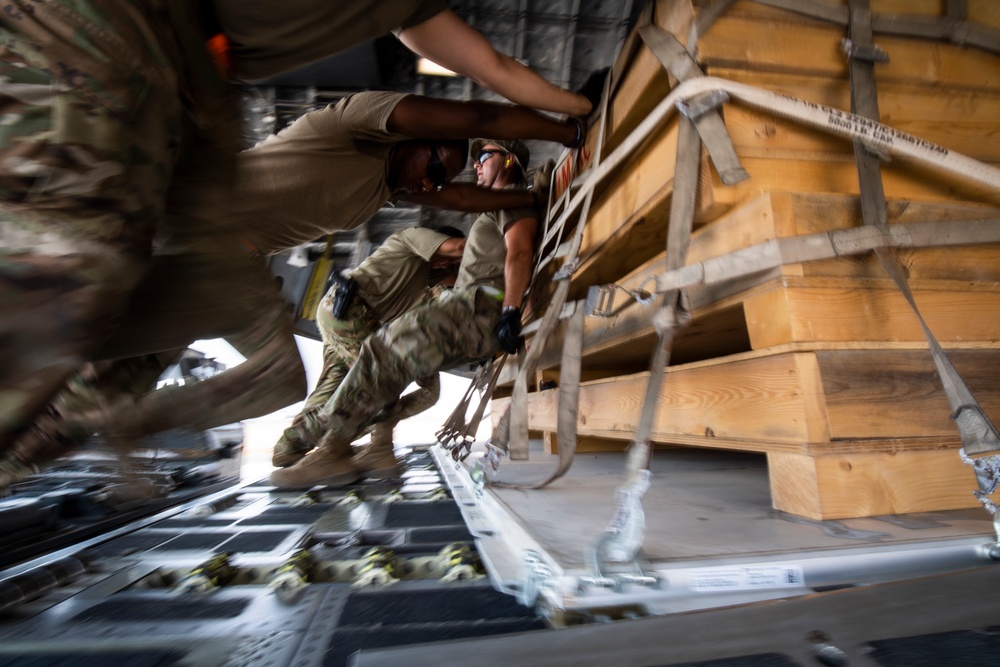 816th EAS Keeps Cargo Moving in the USCENTCOM AOR