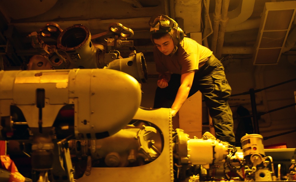 USS PHILIPPINE SEA DEPLOYMENT/HSM 48 AVIATION MAINTENANCE