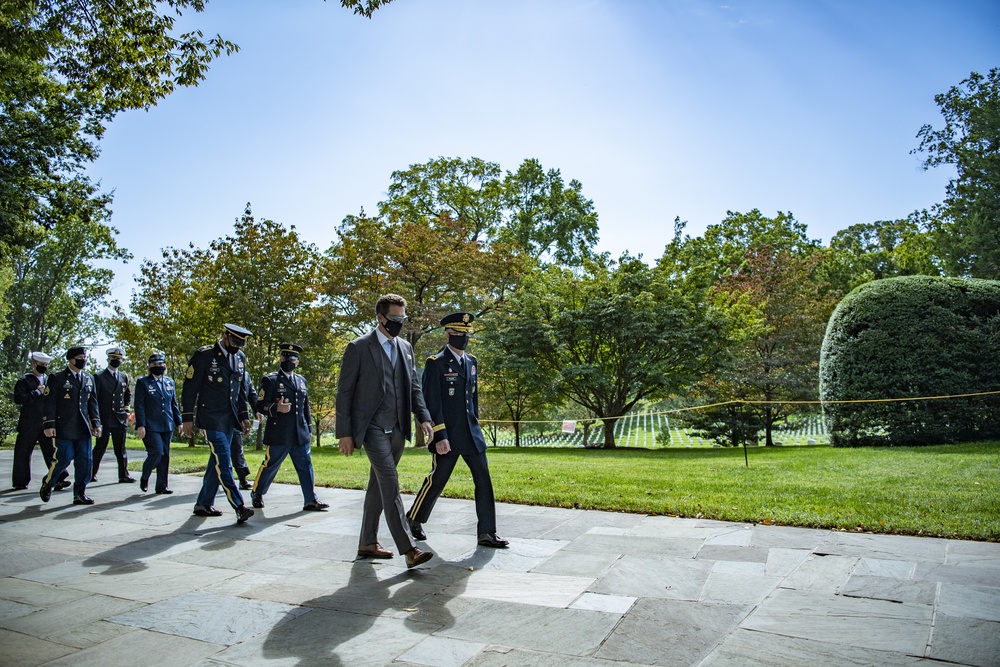 Defense Health Agency Visits ANC and Conducts a Public Wreath-Laying Ceremony at the Tomb of the Unknown Soldier