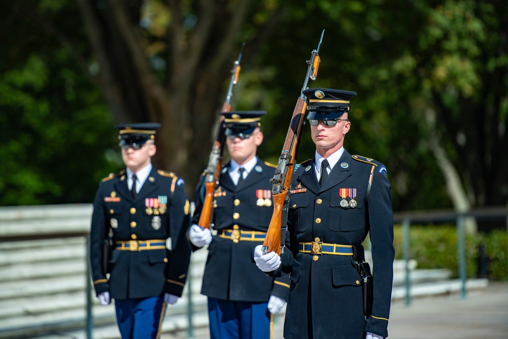 Defense Health Agency Visits ANC and Conducts a Public Wreath-Laying Ceremony at the Tomb of the Unknown Soldier