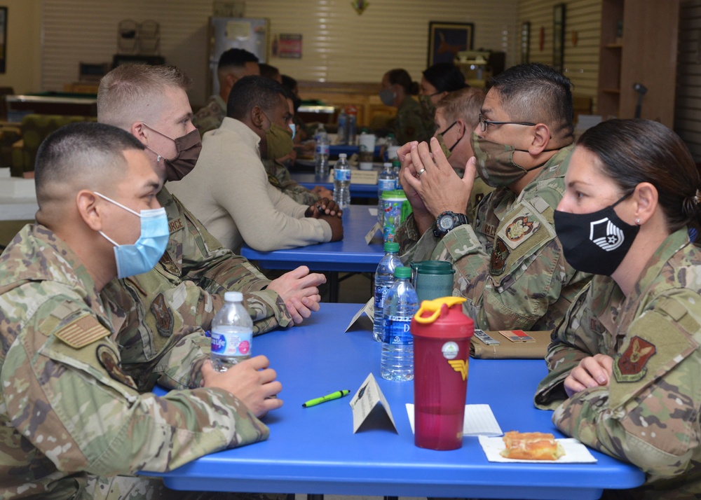 Speed mentoring comes to Kirtland AFB