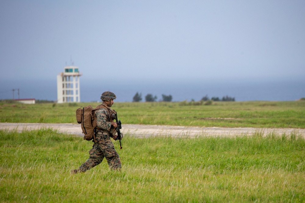 Marines with 31st MEU 2/4 Echo Company conduct Helo Raid