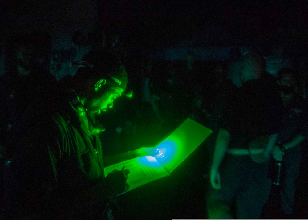 USS Paul Hamilton conducts weapons qualification course