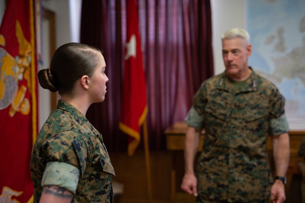 II MEF CG Congratulates Marine on Powerlifting Championships